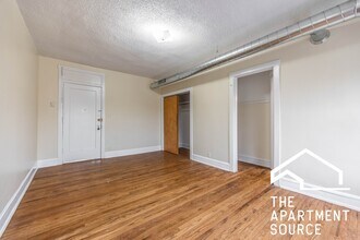 2712 N Milwaukee Ave, Unit 307 in Chicago, IL - Foto de edificio - Building Photo