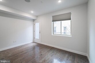 627 W Oxford St in Philadelphia, PA - Building Photo - Building Photo