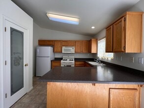 541 Summer St in Fernley, NV - Building Photo - Building Photo