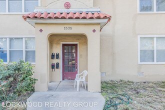 1535 W Woodlawn Ave in San Antonio, TX - Building Photo - Building Photo