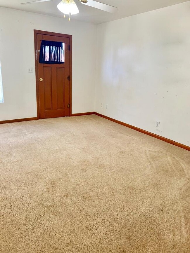 303 NW 1st St in Andrews, TX - Foto de edificio - Building Photo