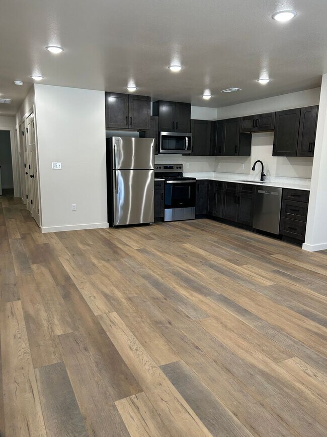 705 W 12th St in Russellville, AR - Building Photo - Building Photo