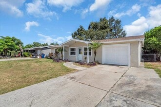 8793 113th St in Seminole, FL - Building Photo - Building Photo