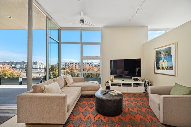 property at 4080 Glencoe Ave