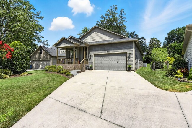 property at 668 13th Ave Pl NW
