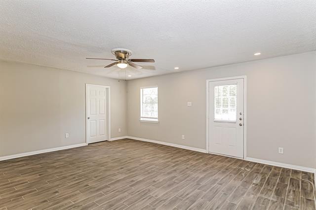 3025 Montclair Pl in Denton, TX - Building Photo - Building Photo