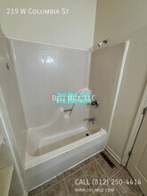 219 W Columbia St in Evansville, IN - Building Photo - Building Photo