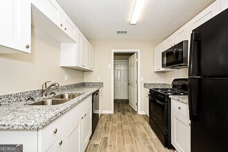 2877 Old S Dr in Jonesboro, GA - Building Photo - Building Photo