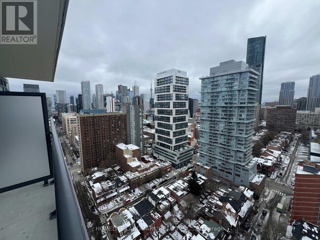 308 Jarvis St in Toronto, ON - Building Photo - Building Photo