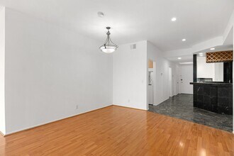 1745 S Bentley Ave, Unit 3 in Los Angeles, CA - Building Photo - Building Photo