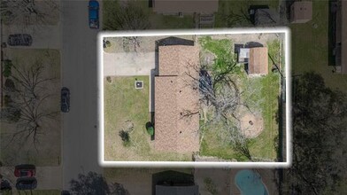 3813 Palomino Dr in Benbrook, TX - Building Photo - Building Photo