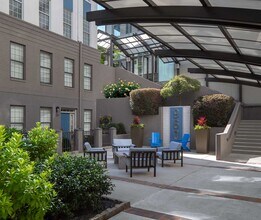 Buckhead 960 in Atlanta, GA - Foto de edificio - Building Photo
