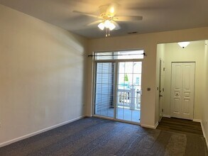 2220 Aurora Dr in Pingree Grove, IL - Building Photo - Building Photo