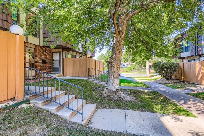 9272 W Utah Ave in Lakewood, CO - Building Photo - Building Photo