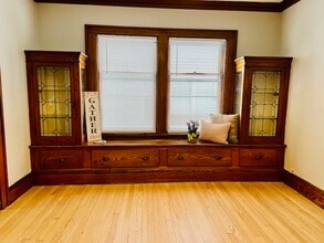 2198 Chesterland Ave, Unit First Floor Unit in Lakewood, OH - Foto de edificio - Building Photo