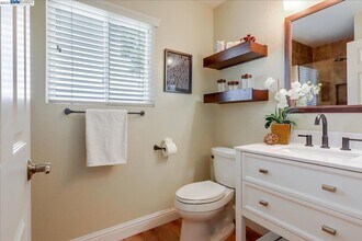 7595 Canyon Meadows Cir in Pleasanton, CA - Building Photo - Building Photo