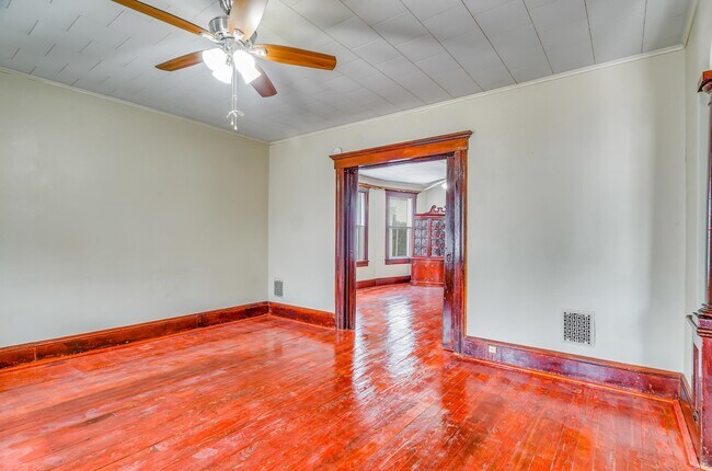 218 Lembeck Ave-Unit -1 in Jersey City, NJ - Building Photo - Building Photo