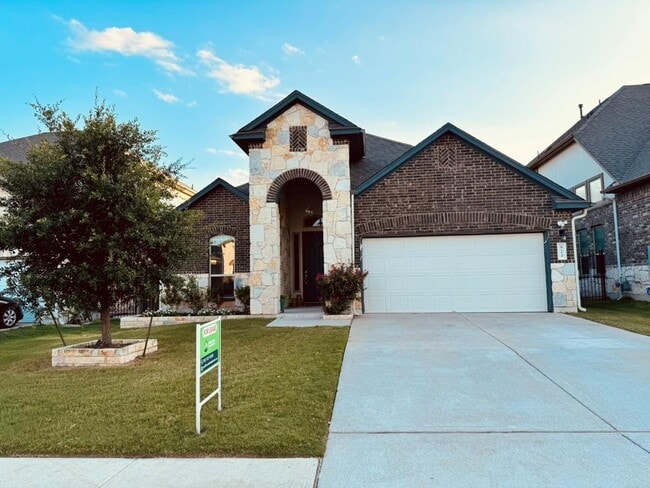 property at 923 Kingston Pl