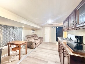 910 Polk St in Vidor, TX - Building Photo - Building Photo