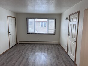 1546 Turner St, Unit 4 in Fairbanks, AK - Building Photo - Building Photo