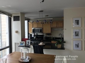 1 E Scott St-Unit -903 in Chicago, IL - Building Photo - Building Photo