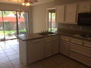 742 Hummingbird Cir in Lewisville, TX - Building Photo - Building Photo