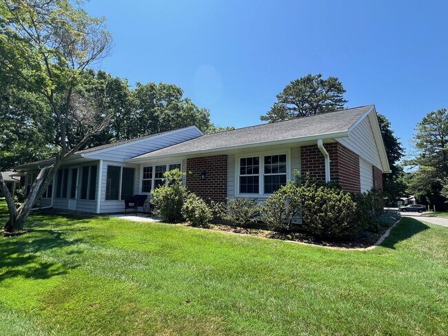 126 Exmore Ct in Ridge, NY - Building Photo - Building Photo