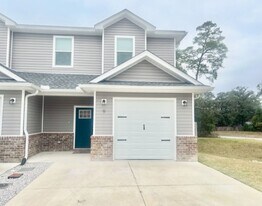 9 Praiseworthy Dr in Valparaiso, FL - Building Photo