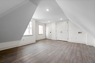 240 W Tulpehocken St, Unit 5 in Philadelphia, PA - Foto de edificio - Building Photo