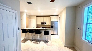 2720 NE 9th Ave in Wilton Manors, FL - Building Photo - Building Photo
