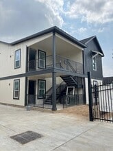 2613 Delafield St-Unit -101 in Houston, TX - Building Photo - Building Photo