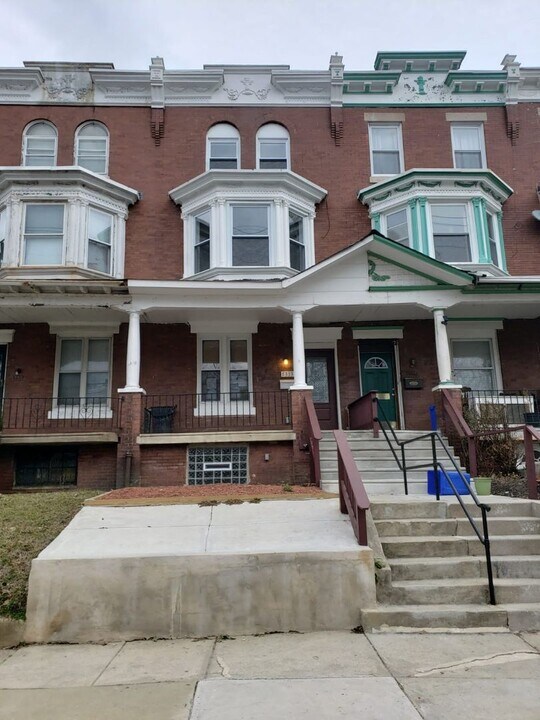 5333 Catharine St in Philadelphia, PA - Building Photo