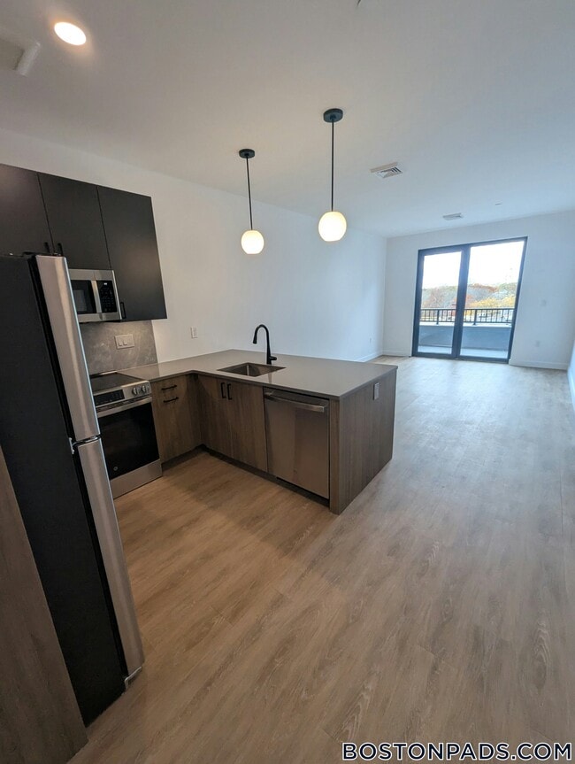 199 Gardner St in Boston, MA - Foto de edificio - Building Photo