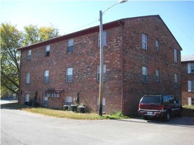 4411 Landside Dr in Louisville, KY - Building Photo