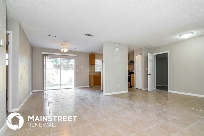 1733 Green Ridge Rd in Tampa, FL - Building Photo - Building Photo