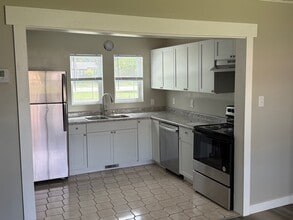 857 Osage Ave in Salina, KS - Building Photo - Building Photo