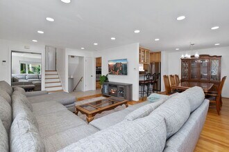 3821 Jarvis Ave in Lincolnwood, IL - Building Photo - Building Photo