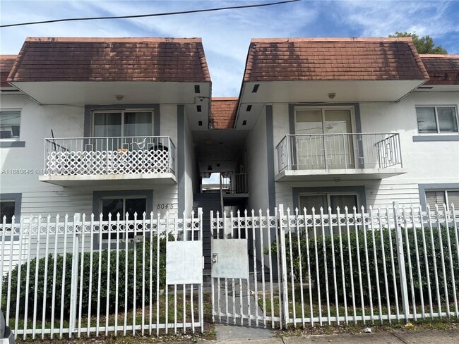 8045 NE 1st Ave in Miami, FL - Building Photo - Building Photo
