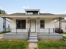 7060 Maxwell Ave in Warren, MI - Building Photo