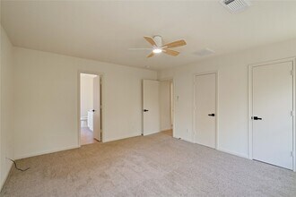 6942 Shining Sumac Ave in Houston, TX - Foto de edificio - Building Photo