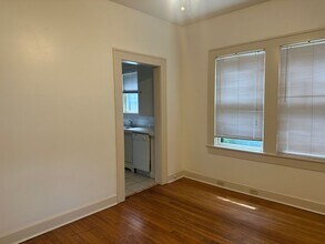 705 Graham Pl in Austin, TX - Foto de edificio - Building Photo