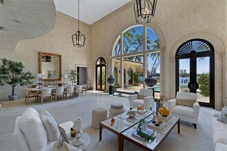 4 Palm Ave in Miami Beach, FL - Foto de edificio - Building Photo