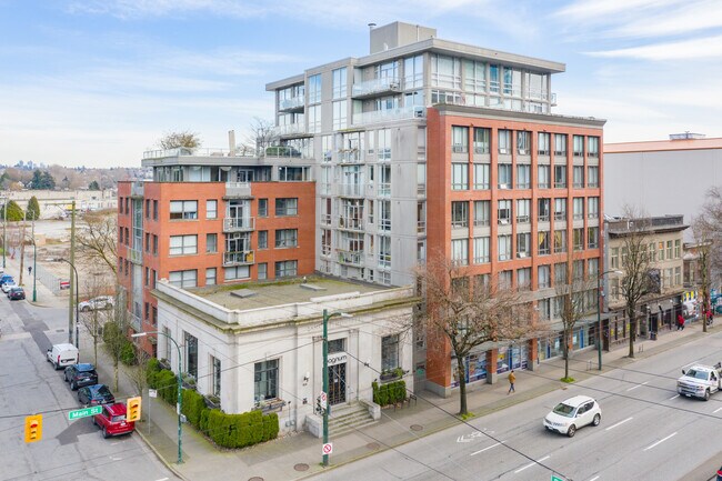 909 Station St in Vancouver, BC - Building Photo - Building Photo