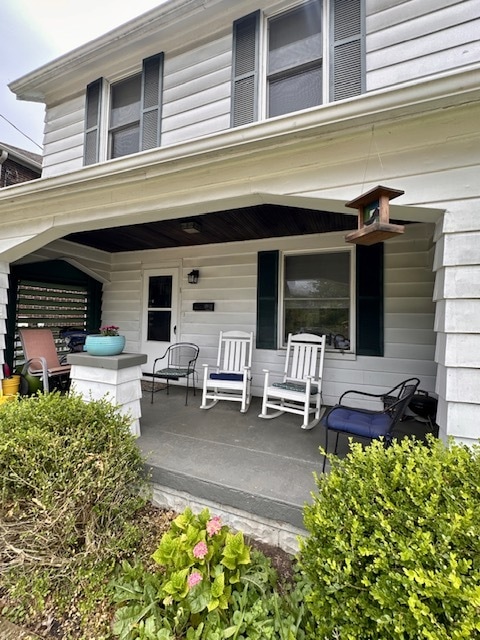 property at 1652 Miriam St