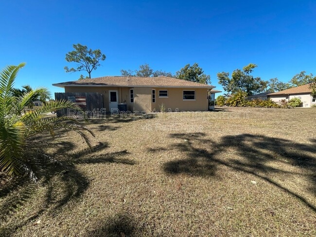 25486 Avillas Ct in Punta Gorda, FL - Building Photo - Building Photo