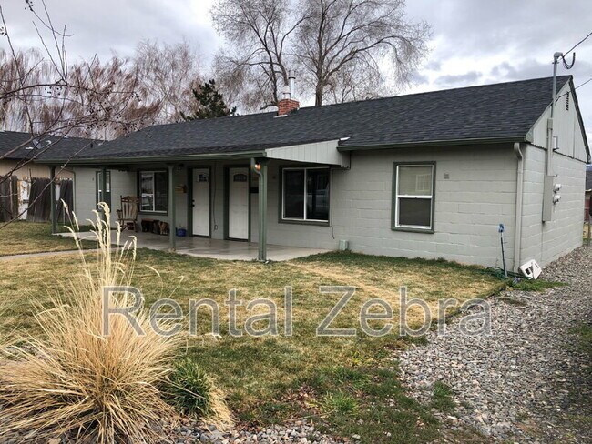 property at 1332 NE Del Norte Ave