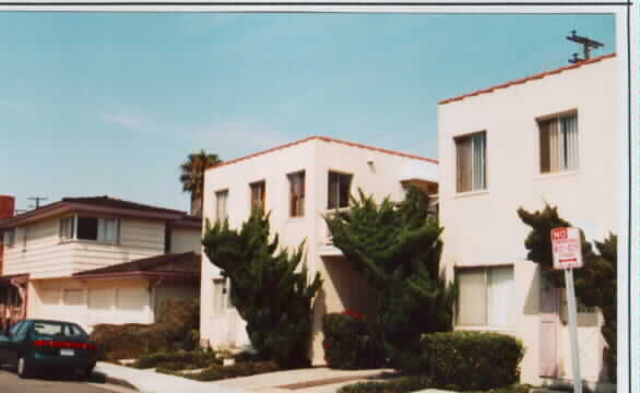 622-626 Clubhouse Ave in Newport Beach, CA - Building Photo - Building Photo