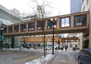 200 N. Dearborn St. in Chicago, IL - Foto de edificio - Building Photo