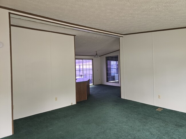 926 Hollywood Dr in Hinesville, GA - Foto de edificio - Building Photo