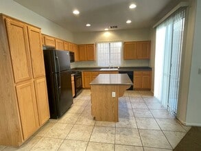 9861 Iris Valley St in Las Vegas, NV - Building Photo - Building Photo